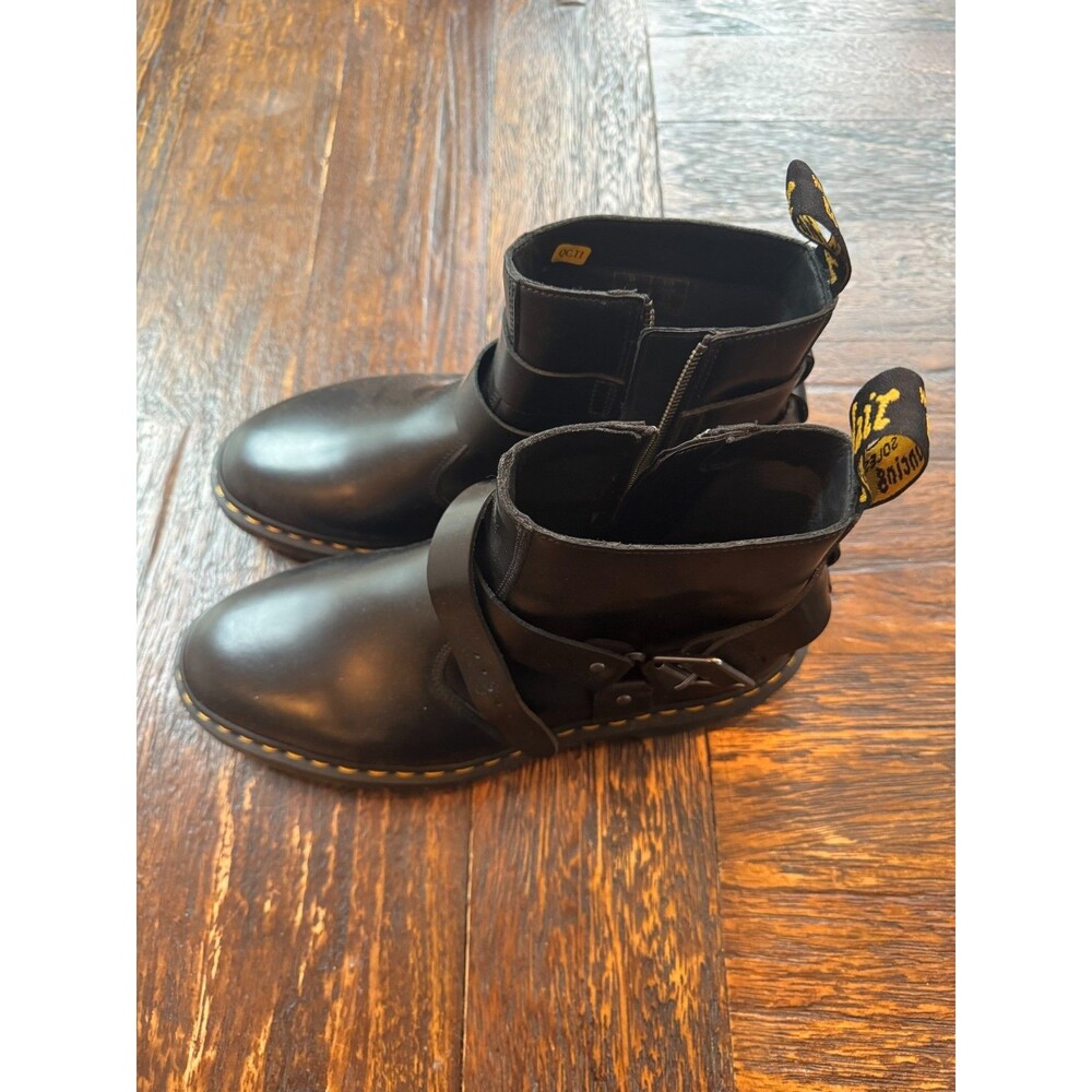DR. MARTENS JAIMES LEATHER HARNESS CHELSEA BOOTS, SIZE 10 MEN / 11 WOMEN NWOB - Picture 2 of 5